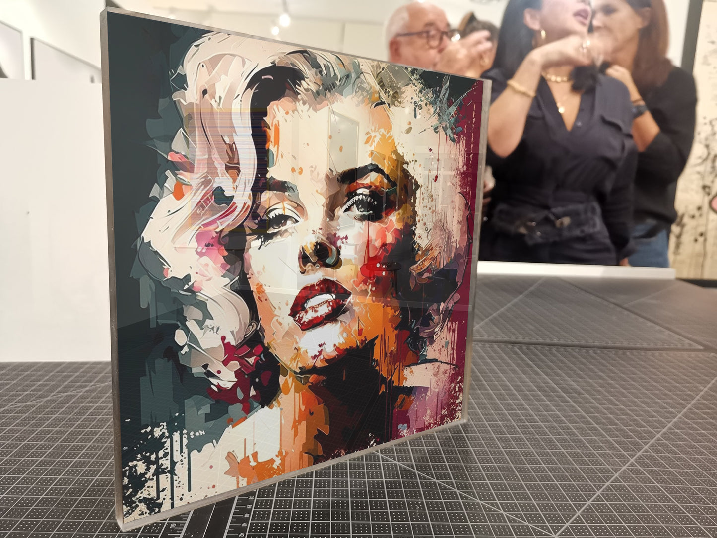 Love'm, Marilyn